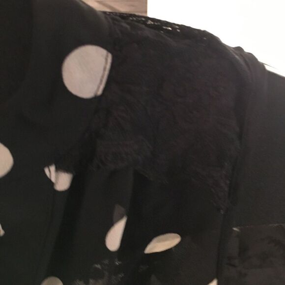 Maurice’s sheer lace back top - Picture 2 of 6